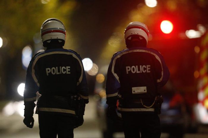 Asalto con toma de rehenes al norte de Francia terminó con un delincuente abatido