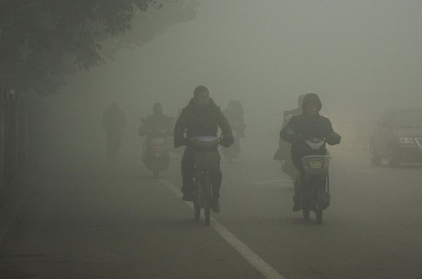 [Video] Récord de contaminación en China: hasta 50 veces el máximo tolerado por los humanos según OMS