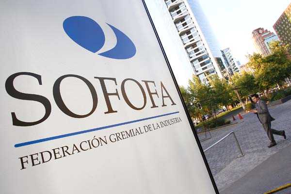 Sofofa dividida: consejeros de la agrupación critican suspensión de la CMPC y aseguran que el «gremio debió respaldar» a la empresa