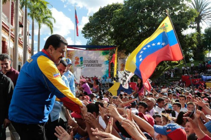 Oficialistas acusan a oposición venezolana de «enlodar» campaña electoral