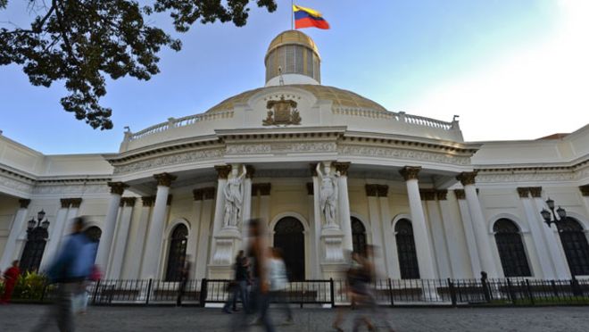 Venezuela: ¿puede Maduro bloquear las leyes que dicte la nueva Asamblea Nacional de mayoría opositora?