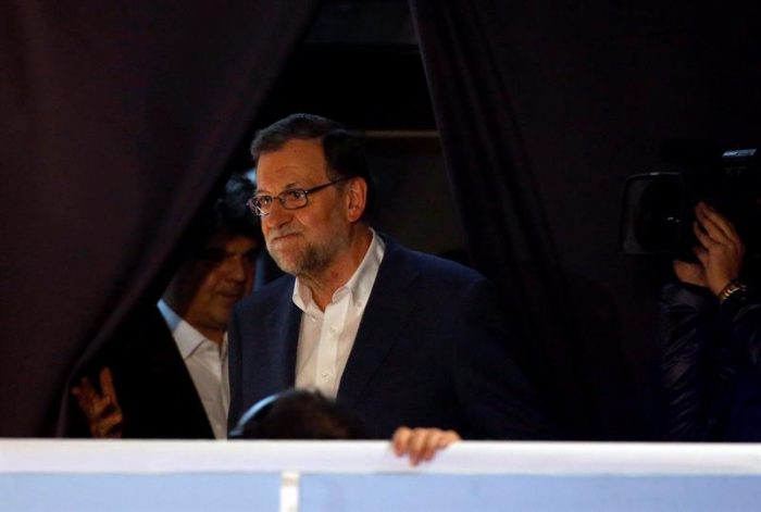 Bolsa española se desploma un 3,62% ante incertidumbre que dejan resultados de elecciones en la península