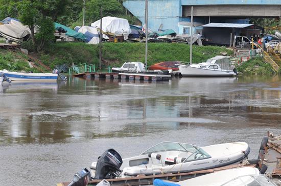 Gobierno argentino visita zonas inundadas y población se moviliza para ayudar