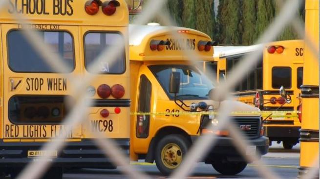 Cierran más de 900 escuelas en Los Ángeles por una amenaza de bomba