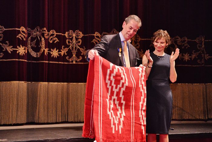 Municipalidad de Santiago nombra hijo ilustre al ex Director General del Teatro Municipal
