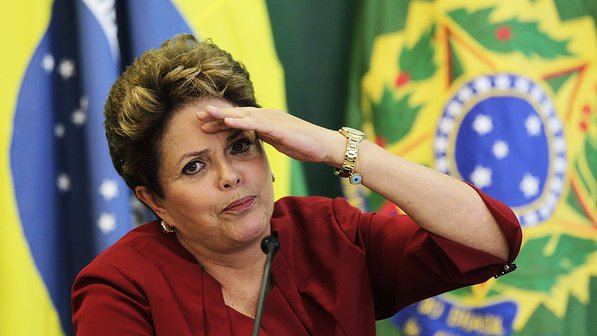 Rousseff queda al borde de un juicio político que le puede costar el cargo