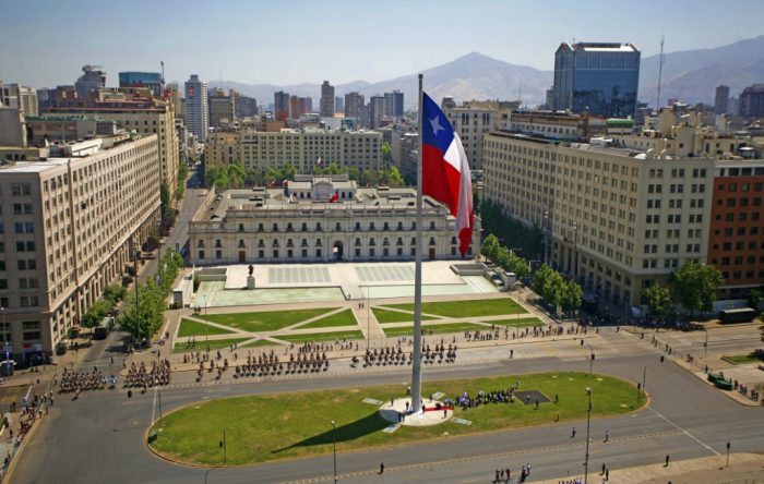 Impactan nuevamente desde el cielo a La Moneda