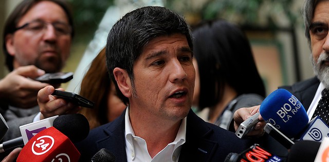 Manuel Monsalve ve cuesta arriba que acusación contra Santelices pueda prosperar: «No hay mayoría»