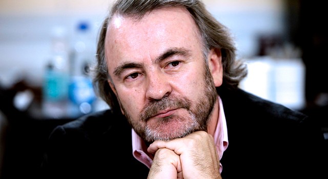 Pepe Auth: «Los partidos tradicionales se organizan como carteles para reducir al máximo toda competencia»