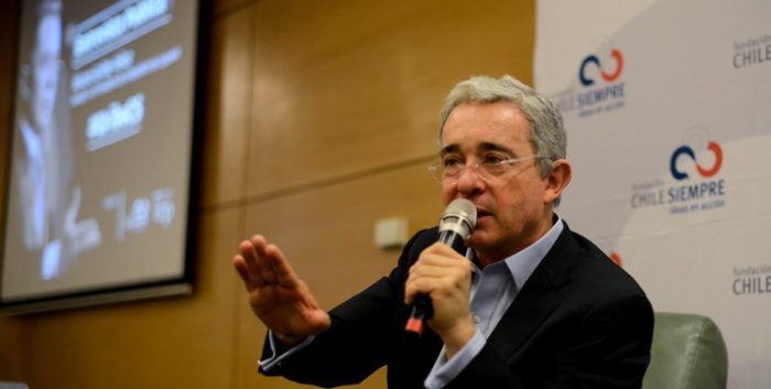 Según Álvaro Uribe, una acción militar contra Maduro no es un golpe de Estado