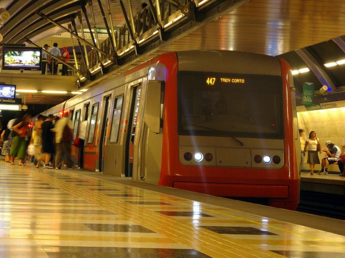 Metro de Santiago funcionará con un 60% de energías renovables desde 2018