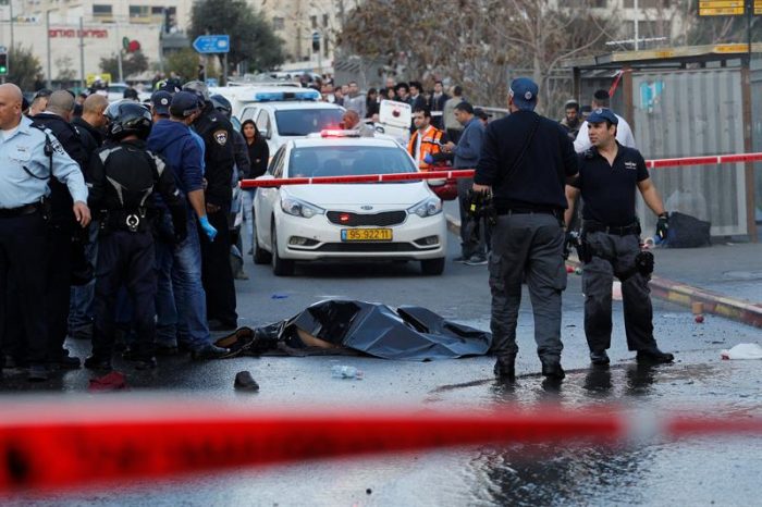 Un palestino abatido tras atropellar a ocho personas en entrada a Jerusalén
