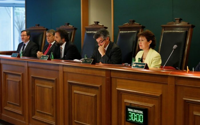 Nueva Mayoría apunta a revisar atribuciones del TC y Quintana dice que el órgano constituye «un resabio de la dictadura»