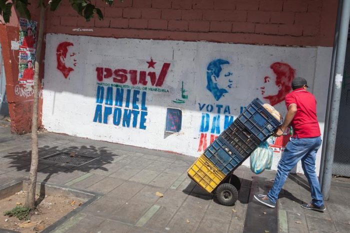 Venezuela busca vías para romper dependencia petrolera y rescatar su economía