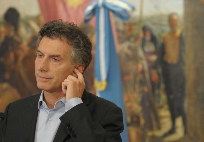 Macri cumple primer mes en Presidencia entre decretos y tensión con estatales