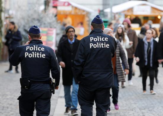 Bélgica: Dejan en libertad a otros tres detenidos por la amenaza terrorista en Bruselas