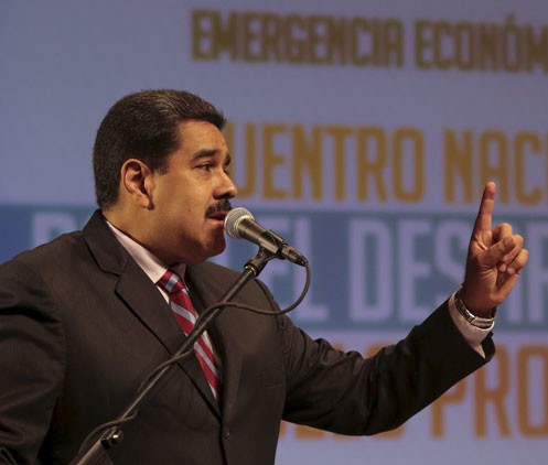 Maduro espera apoyo de la oposición para timonear la «tormenta» económica