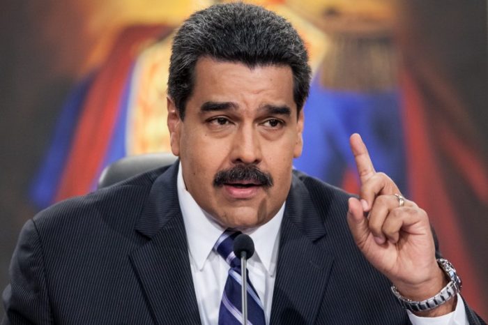 Maduro reta al nuevo Parlamento a convocar un referéndum revocatorio y «que el pueblo decida»