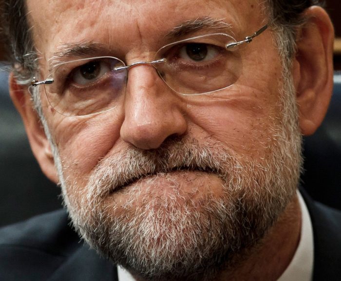 Rajoy cae en la broma de un programa de radio