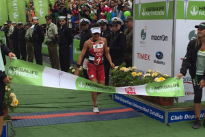 Bárbara Riveros repite y gana el Ironman de Pucón