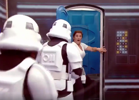 [Video] ¿Y si Darth Vader te espera cuando sales del baño?