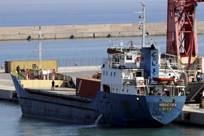 La flota de barcos mercantes bolivianos que mantiene alerta a los países del Mediterráneo