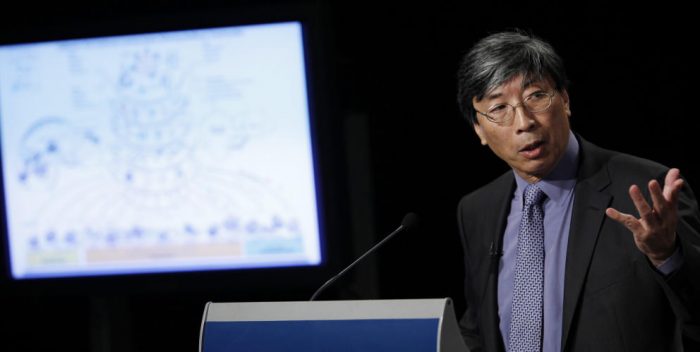 Médico multimillonario une a farmacéuticas en pruebas contra el cáncer