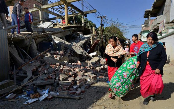 Al menos 10 muertos y 160 heridos a causa de terremoto en la India y Bangladesh