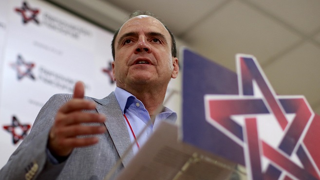 Monckeberg se lanza con todo contra Allamand: “Quiere un partido deslavado y, ojalá, en fase terminal”