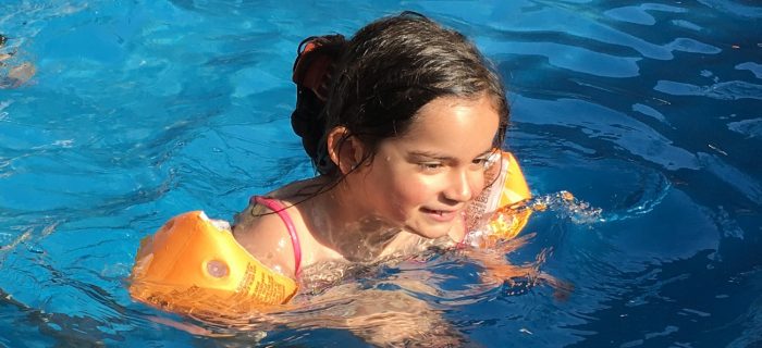 Natación: vacaciones de verano son la mejor etapa para que niños y niñas aprendan a nadar