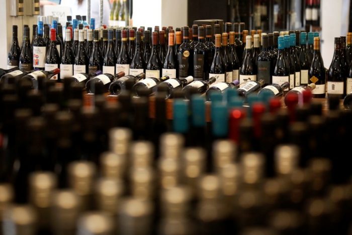 Unas 1.800 millones de personas en el mundo tomaron vino chileno en 2015