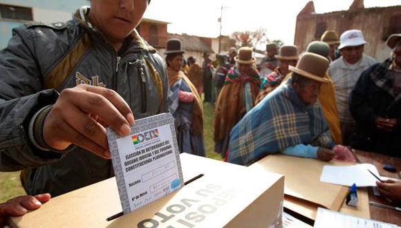 La OEA detecta irregularidades en referendo boliviano pero descarta fraude