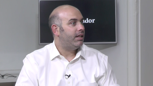 [Video] Roberto Izikson: «Estamos en un periodo de individualización que significa la caída del Estado como símbolo público»