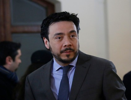 Caso SQM: Emiliano Arias confirma su renuncia y aclara que no tiene relación con un «quiebre» con el Fiscal Regional