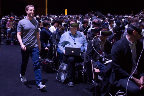 Zuckerberg, módulos y curvas en el domingo pre Mobile World Congress