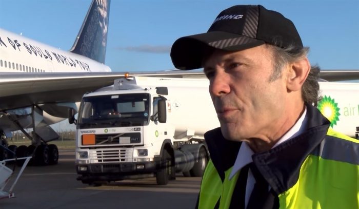 [Video] Vocalista de Iron Maiden muestra el interior del nuevo avión de la banda