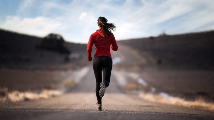 Adidas y Under Armour gastan US$1.000 millones en apps deportivas para competir con Nike
