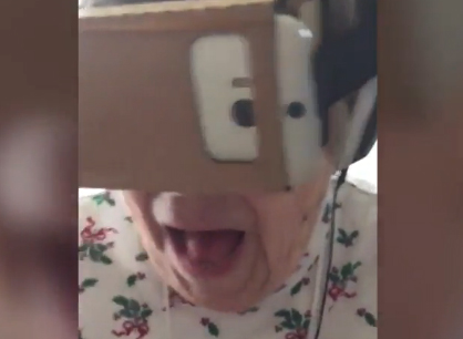 [Video] Adorable reacción de una abuelita al enfrentarse por primera vez a la realidad virtual