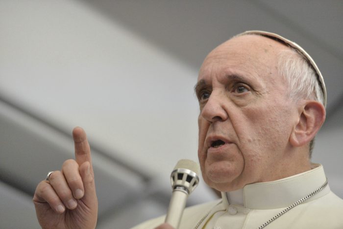 Papa condena ataque de Estambul y la «mancha de sangre que envuelve el mundo»