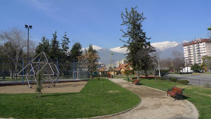 Vecinos de Las Condes interponen recurso contra el Municipio por cerrar un parque