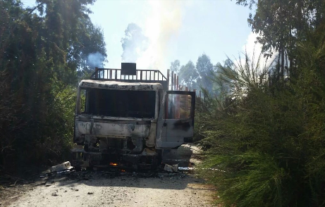 Encapuchados queman dos camiones en La Araucanía