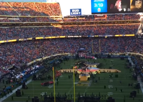 [Video] ¿Cómo se montó el escenario de Super Bowl 50 mientras veíamos los comerciales?
