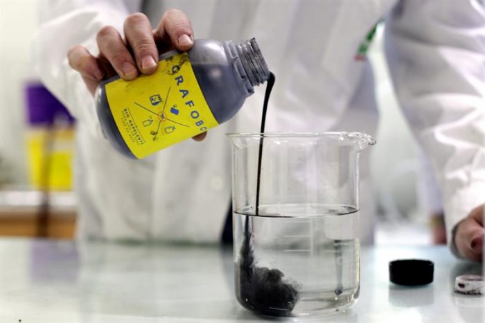 Químico chileno dice haber creado detergente que repele al mosquito portador del zika