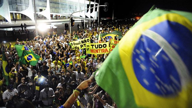 Manifestantes se concentraron este miércoles frente al palacio de gobierno de Planalto, en Brasilia. 