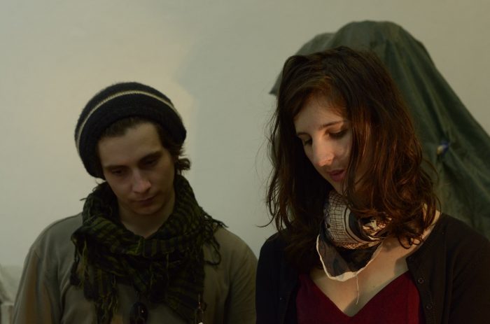 Claude junto al director.