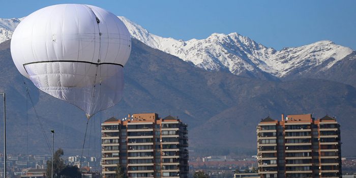 Corte de Santiago acogió recurso de protección por globos de vigilancia en Las Condes  y Lo Barnechea