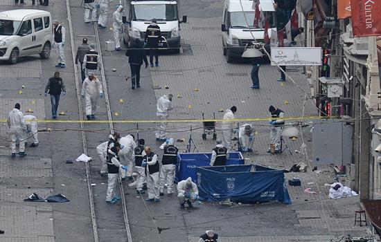 Cinco muertos en el atentado suicida en el centro de Estambul
