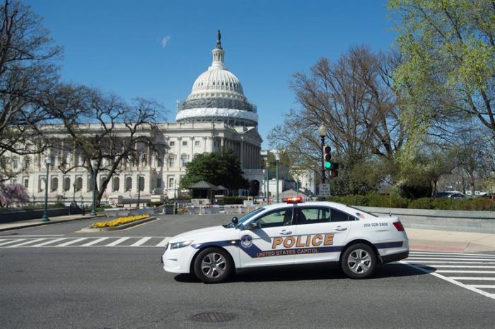 Detienen a autor de tiroteo cerca a Capitolio de EEUU, que dejó agente herido