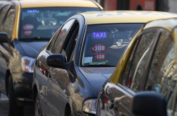 Easy Taxi contra Uber y Cabify: la batalla sin cuartel entre los servicios de taxi digitales