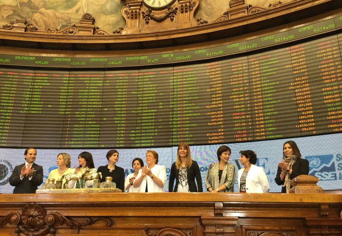 Bolsa de Santiago realizó histórico «campanazo» por la igualdad de género